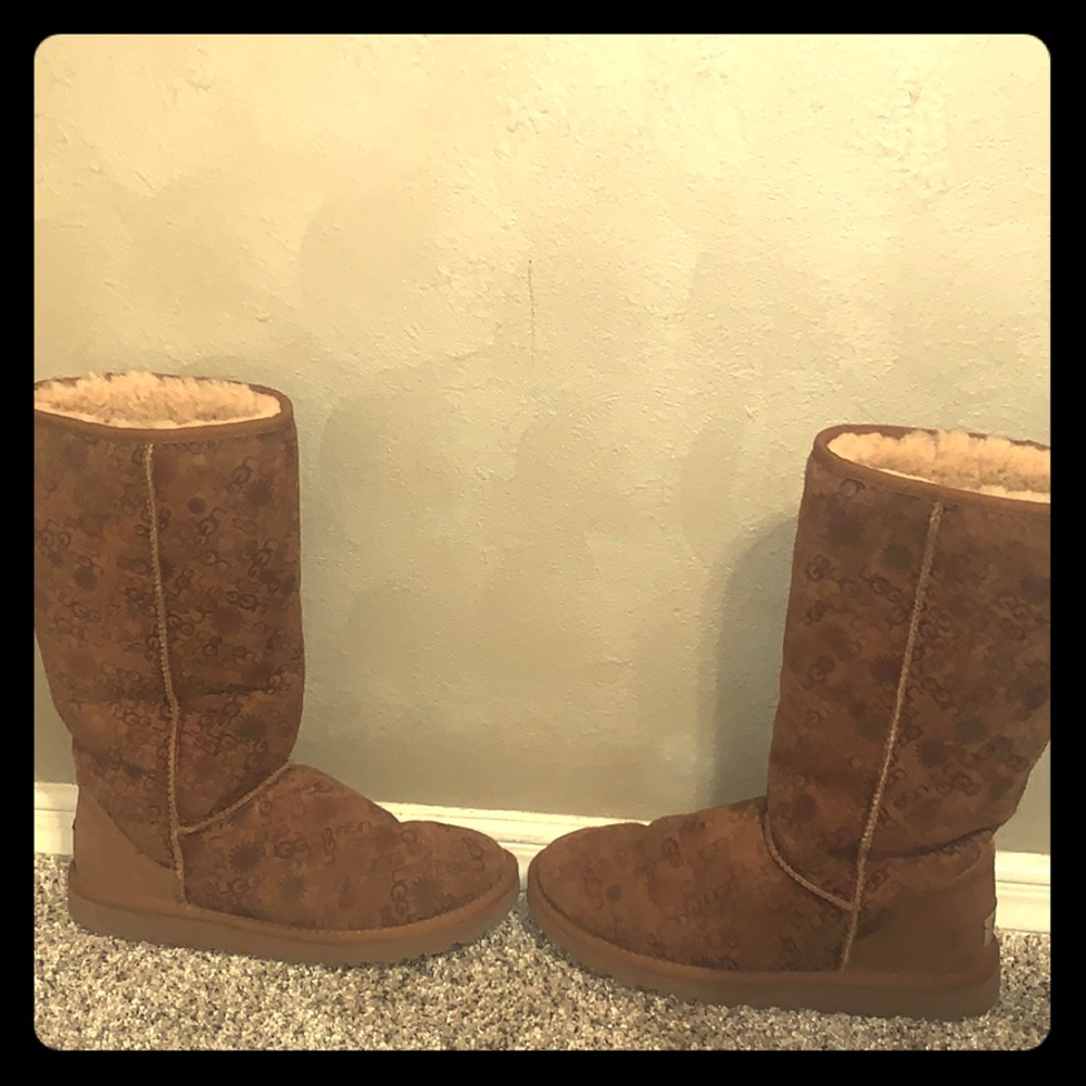 Ugg boots brown classic tall